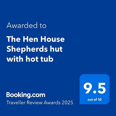 The Hen House Shepherds Hut With Hot Tub Chittoe Esterno foto