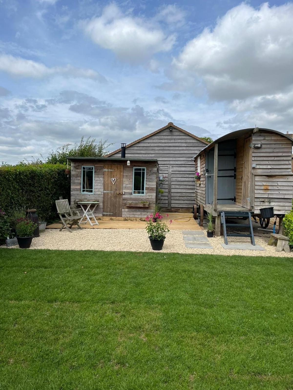 The Hen House Shepherds Hut With Hot Tub * Chittoe